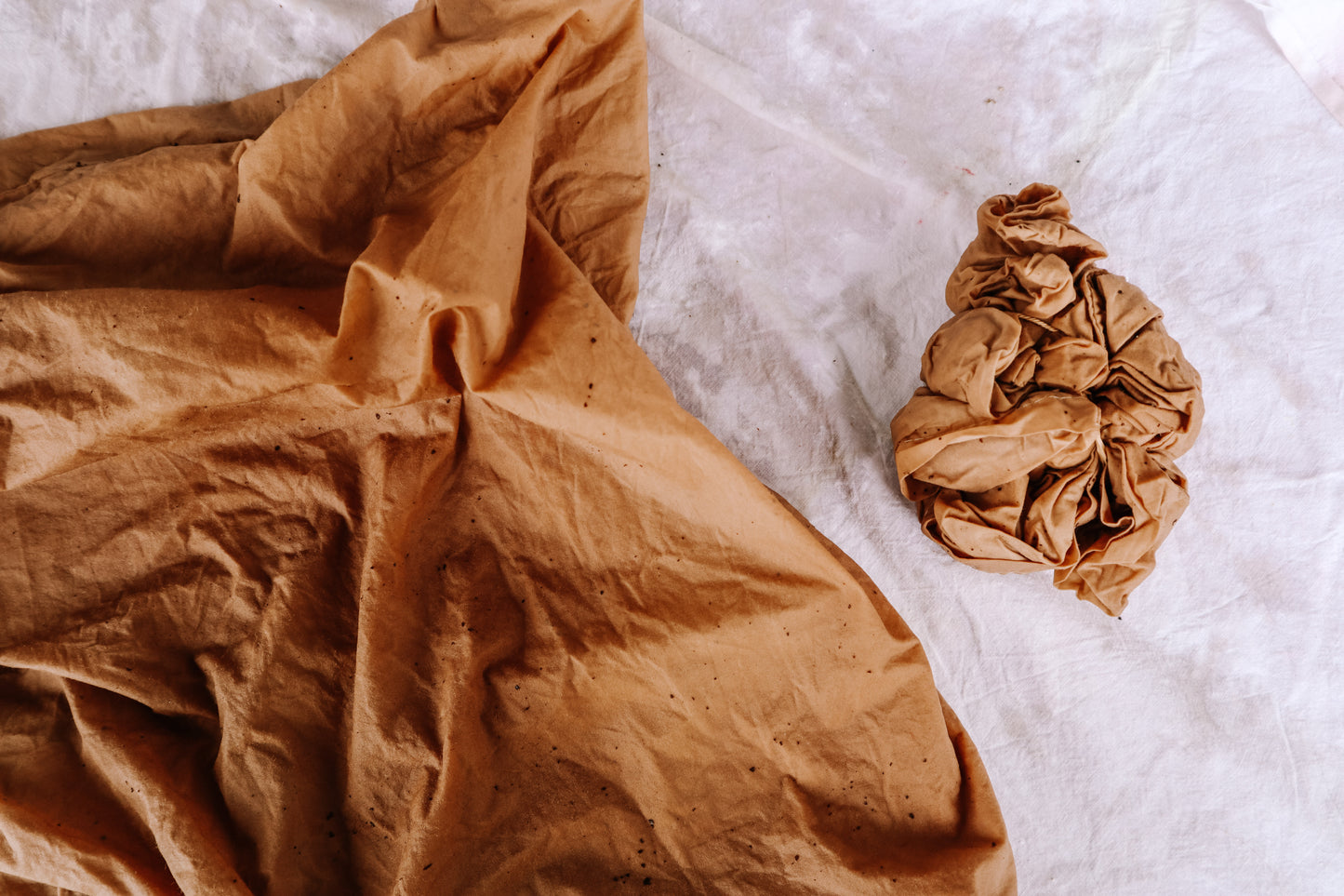 Natural Dyeing with Kitchen Waste - Natural Dye Tutorial