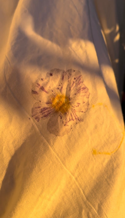 Eco printing with pressed & fresh flowers - Natural Dye Tutorial