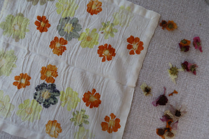 Eco printing with pressed & fresh flowers - Natural Dye Tutorial
